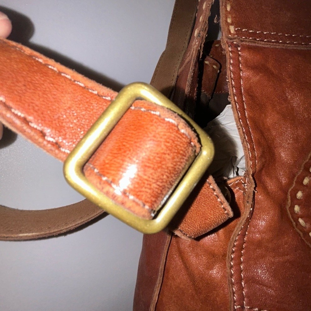 Vintage  Lucky Brand Abby lamb leather fold over messenger bag - Picture 9 of 14